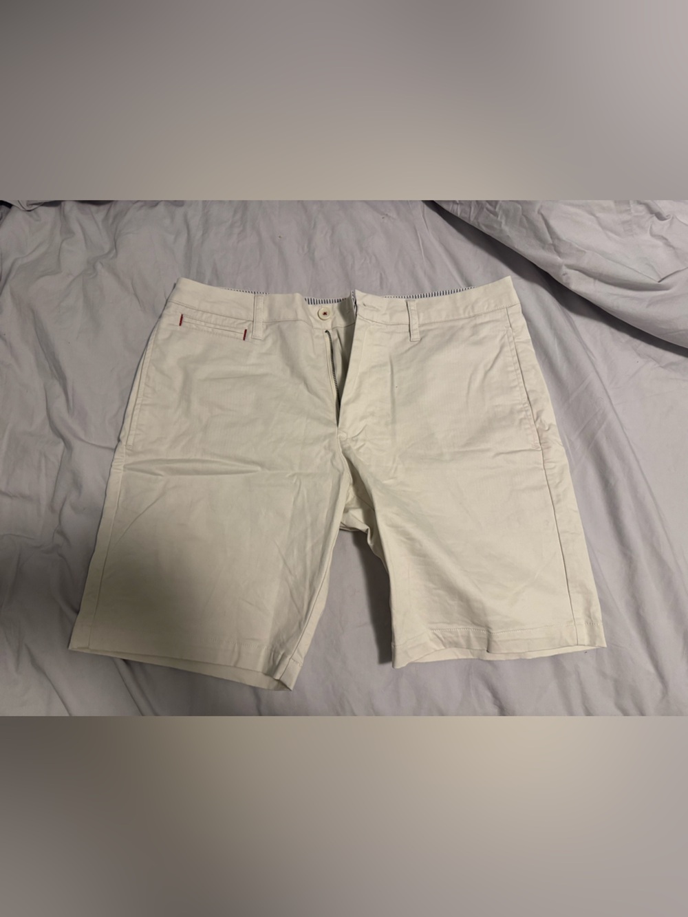 UNTUCKit Men's Cream Flat Front Chino Shorts